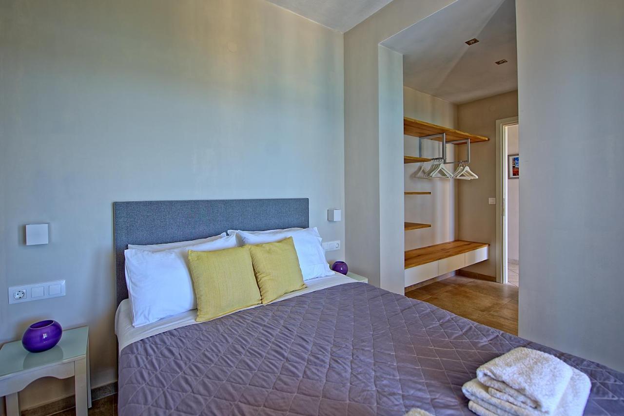 Beachfront Villa Seasun By Posarellivillas Agios Spyridon  Exterior photo
