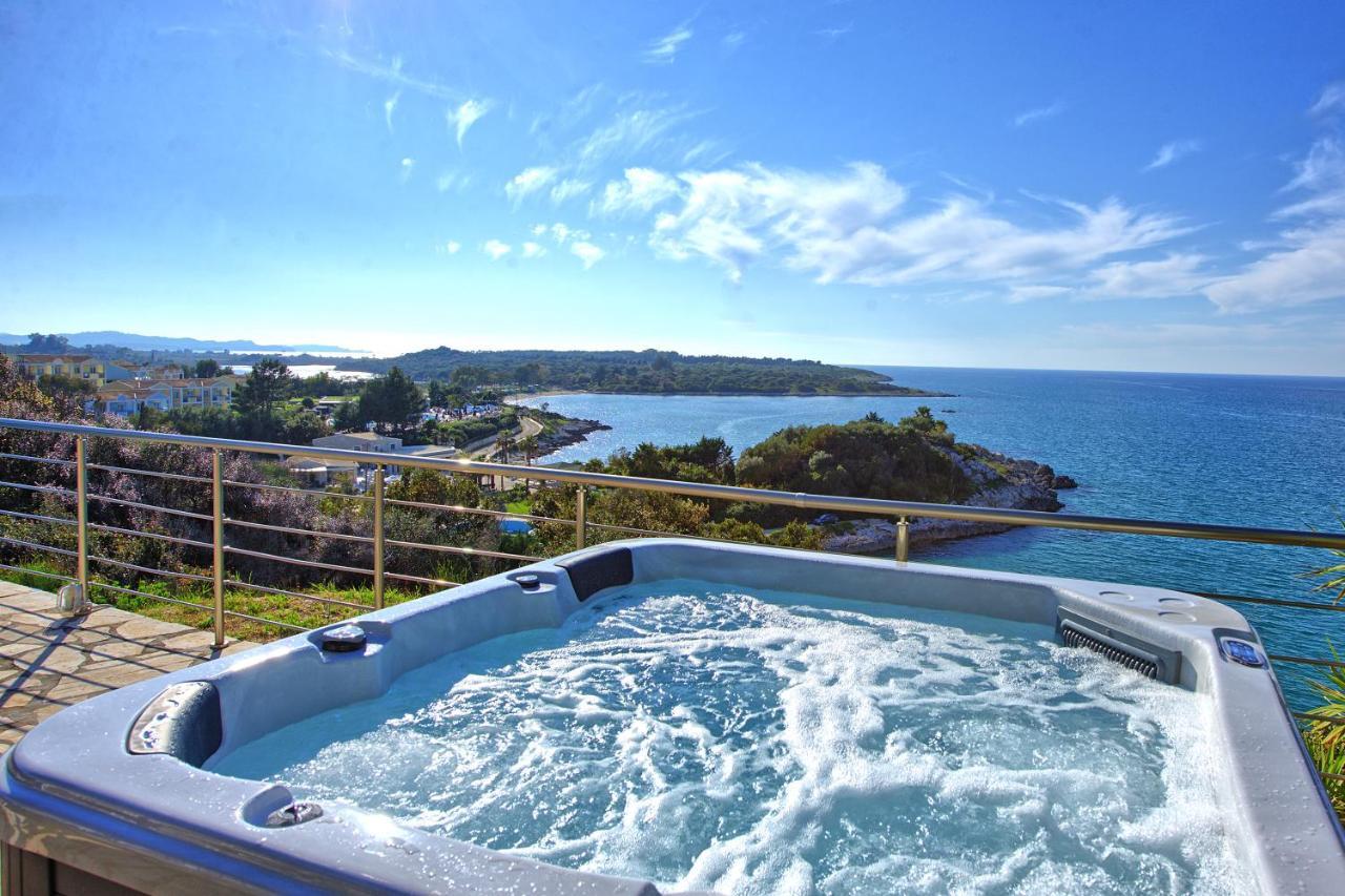 Beachfront Villa Seasun By Posarellivillas Agios Spyridon  Exterior photo